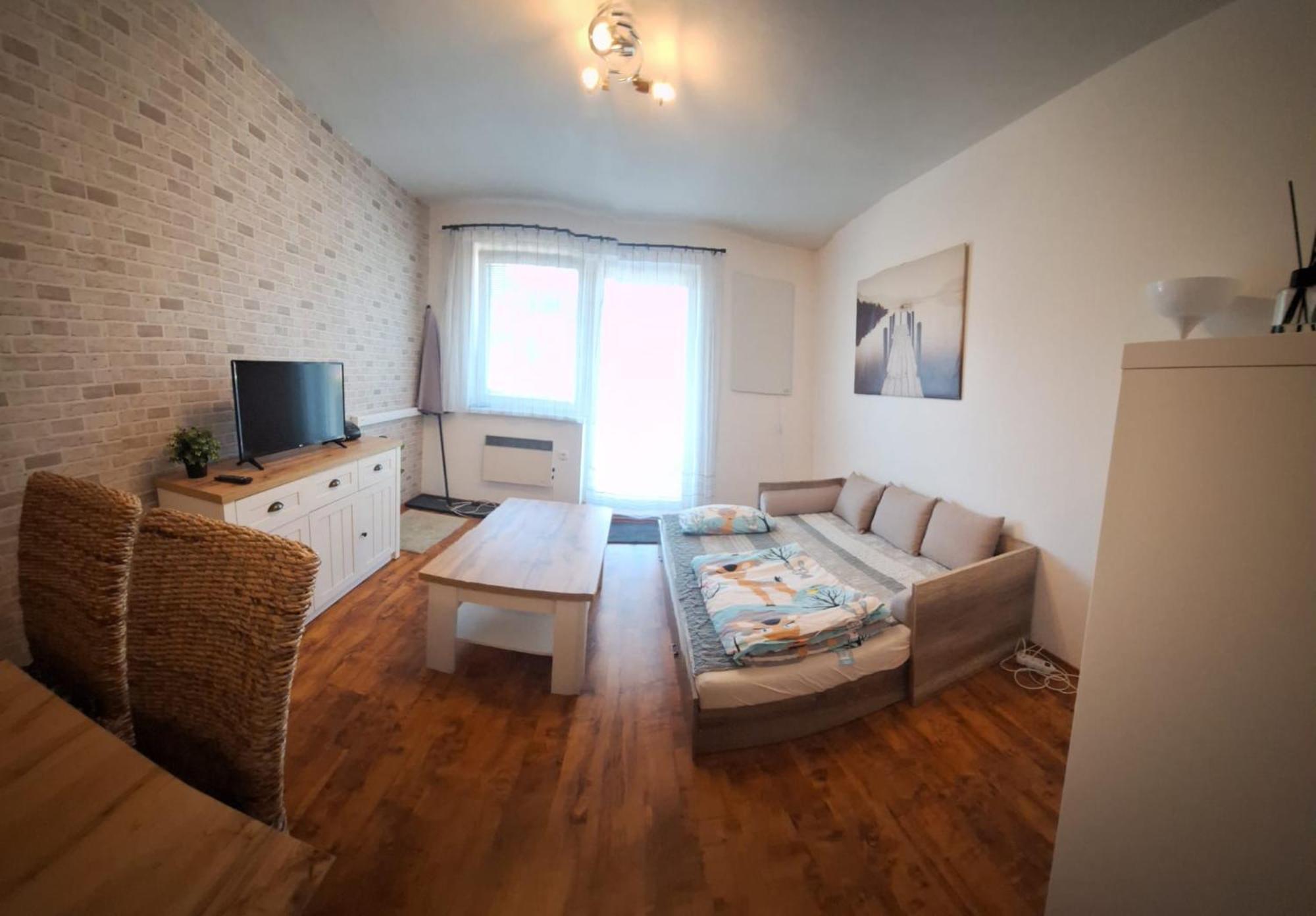 Apartman S Terasou オシュチュニツァ エクステリア 写真